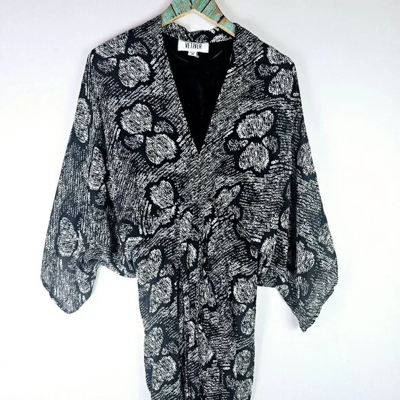 Vetiver Retrograde Kimono Dress Big Butterfly Black and White All Over Pattern, - Picture 10 of 12